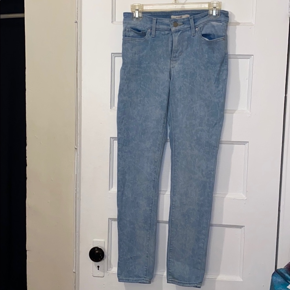 Levi’s Women’s 711 skinny jeans